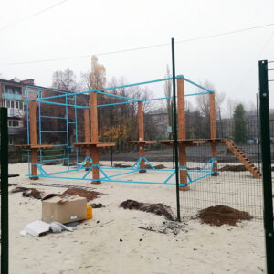 Mobilny park linowy ze ścianką wspinaczkową – Projekt 2112-01-3