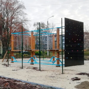 Mobilny park linowy ze ścianką wspinaczkową – Projekt 2112-01